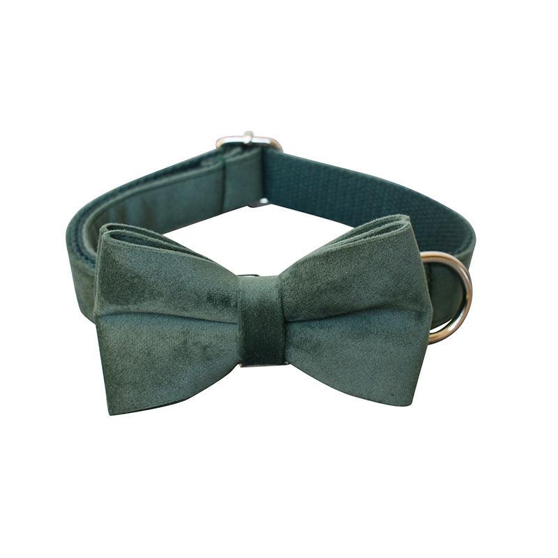 Luxurious emerald velvet dog collar and matching leash set by Dog Hugs Cat, featuring soft velvet and elegant design.