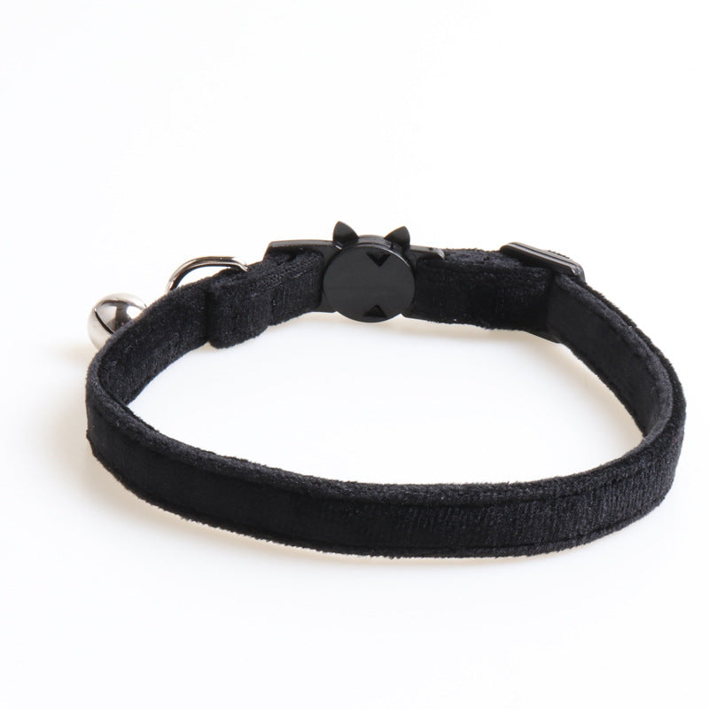 Velvet pet collar with a bowknot for dogs, by Cashymart, featuring soft velvet material and stylish design.