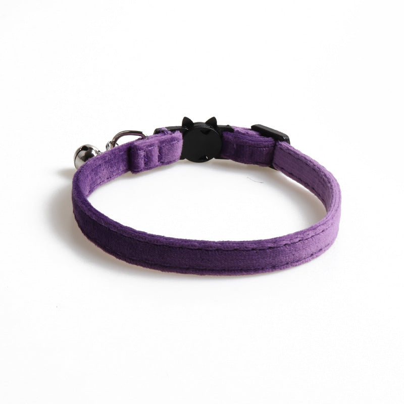 Velvet dog collar with a bowknot detail by Cashymart, designed for stylish pets and comfortable wear.